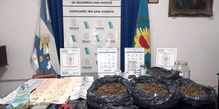 San Vicente | Detienen a un menor por robo y a una mujer por venta de drogas