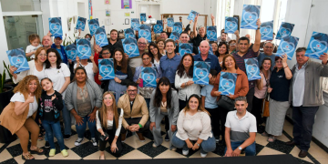 San Vicente  | Mantegazza entregó 50 nuevas escrituras a vecinos del distrito