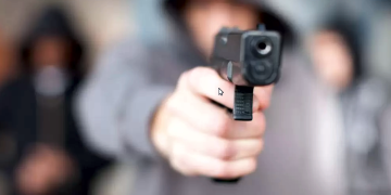 Policiales | Asaltan a Claudio Vizjak en su casa de Guernica y le roban varias pertenencias