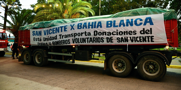 San Vicente | Partieron ayer dos camiones con ayuda humanitaria para los habitantes de Bahía Blanca