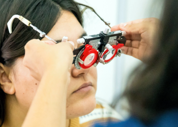 Salud | Se llevó a cabo operativo oftalmológico en el CAPS Pueblo de la Paz de San Vicente