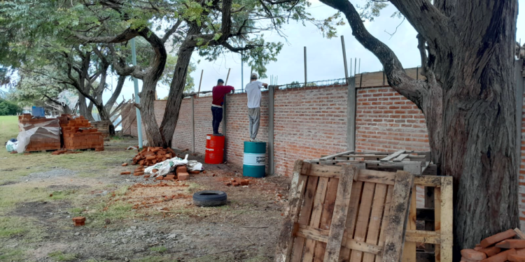 Presidente Perón | El cierre perimetral del Polideportivo Municipal está casi finalizado