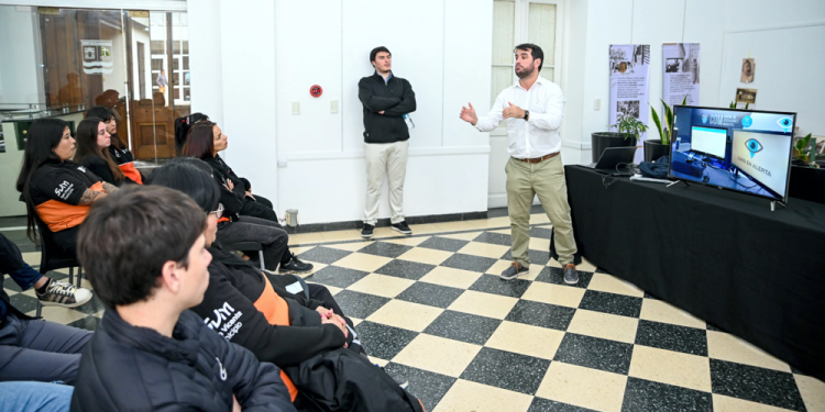 Seguridad | Capacitaron al personal de Monitoreo en el uso del programa “Ojos en Alerta”