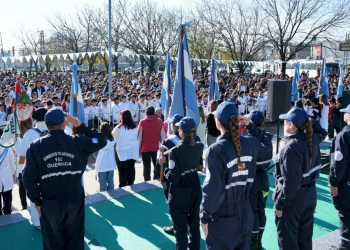 Presidente Perón | Alumnos de cuarto grado prometieron Lealtad a la Bandera