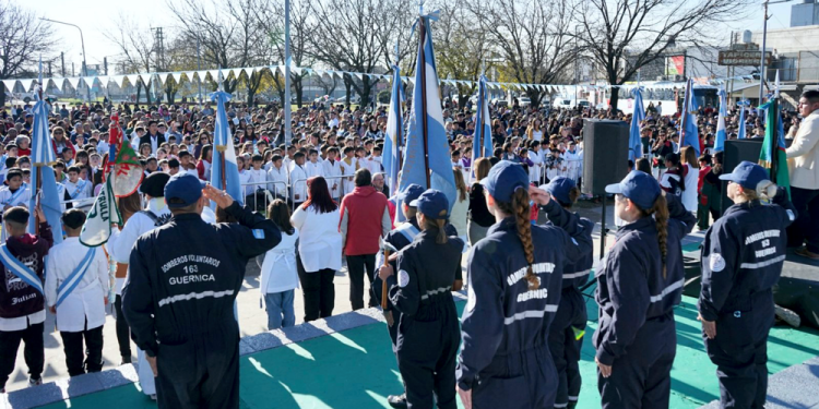 Presidente Perón | Alumnos de cuarto grado prometieron Lealtad a la Bandera
