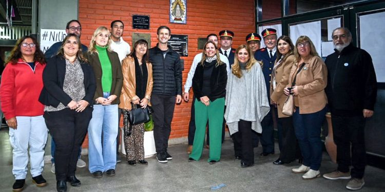 San Vicente | Imponen en nombre de “Bomberos Voluntarios Argentinos” al CENS 452