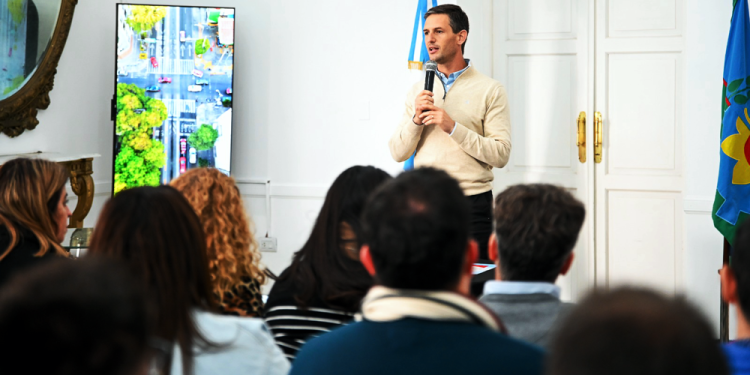 San Vicente | Tras su viaje a China, Mantegazza impulsa un Parque de Electromovilidad en el distrito