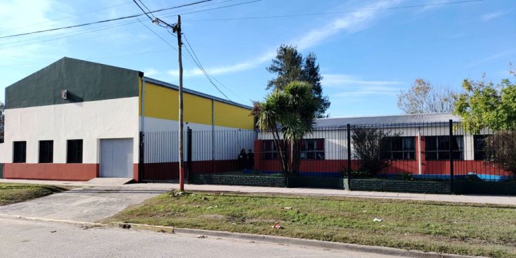 Educación | Trabajo de puesta en valor de la Escuela Especial 501 de Guernica