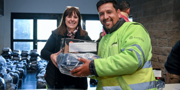 San Vicente | Mantegazza y Nicrosini entregaron indumentaria de invierno al personal de Servicios Púbicos