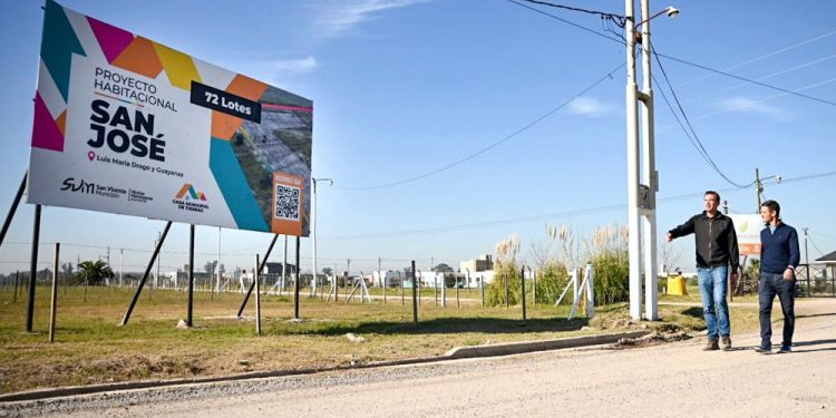 Suelo urbano | Mantegazza visitó los avances en el complejo de lotes del barrio San José