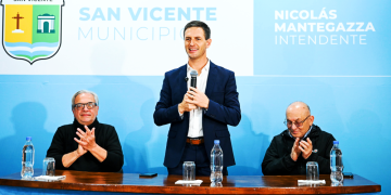 San Vicente | 118 familias sanvicentinas recibieron el título de propiedad de sus viviendas