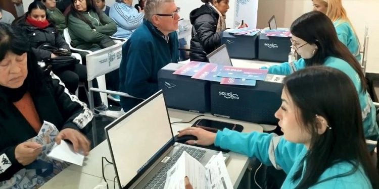 Presidente Perón | El Ministerio de Transporte bonaerense entregó otros 250 pases libres