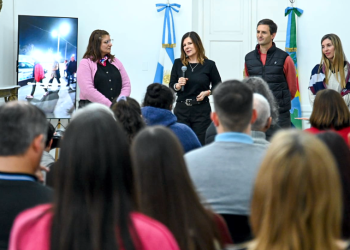 San Vicente | El Estado realizó un reconocimiento histórico a las Bibliotecas Populares