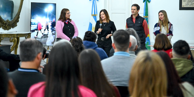San Vicente | El Estado realizó un reconocimiento histórico a las Bibliotecas Populares