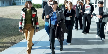 Presidente Perón | Batakis y Cantero recorrieron el complejo de viviendas para jubilados