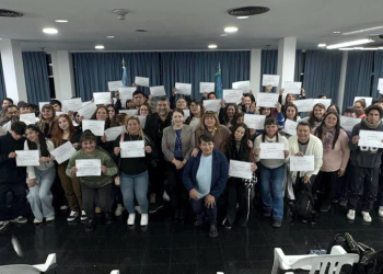 Presidente Perón | Cantero entregó certificados a 70 flamantes manipuladores de alimentos