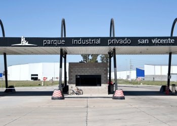 San Vicente | Empresa farmacéutica invierte en el Parque Industrial Privado sumando infraestructura