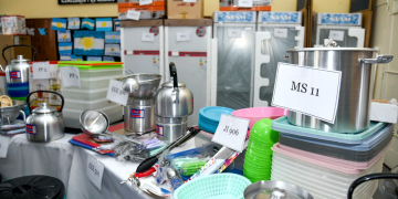 Presidente Perón | Entregan equipamiento para las cocinas de 22 escuelas del distrito