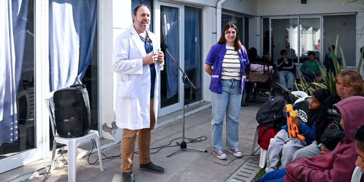 Salud | Operativo de Libretas de ANSES y concientización sobre cáncer de mamas en Alejandro Korn