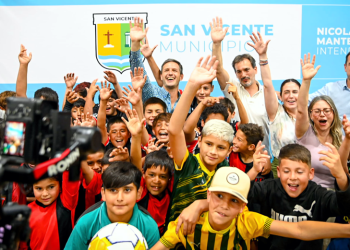 Deportes | San Vicente: Mantegazza entregó material deportivo a clubes del distrito