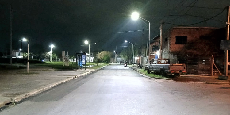 Infraestructura | El Municipio de Presidente Perón instaló 100 nuevas luminarias LED