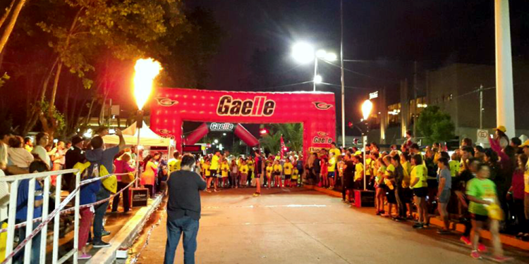 Atletismo | Se viene la tercera edición de la carrera nocturna de San Vicente a beneficio de Cáritas