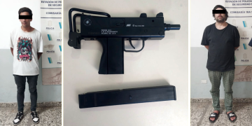 San Vicente | Los detienen por ir “pisteando” y les encuentran réplica de arma semiautomática