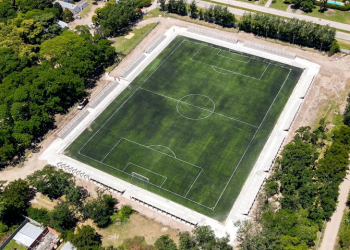 Alejandro Korn | Ya finalizaron las tribunas en el estadio de fútbol de Polideportivo Mugica