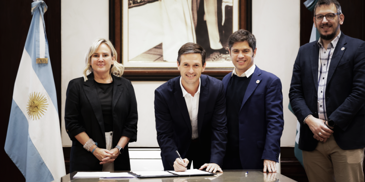 La Plata | Mantegazza firmó convenio con Provincia Leasing para adquirir bienes para el Municipio