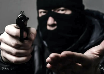 Presidente Perón | Asaltan a una pareja de ancianos y le roban 4 millones y medio de pesos