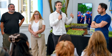 San Vicente | Entregaron plantines y árboles del programa Huerta Urbana Bonaerense