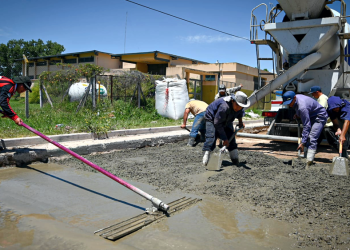 Sin estruendos | Tenemos que tener un compromiso con la empatía y la legalidad