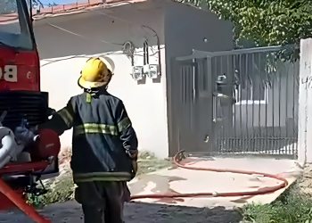 Guernica | Voraz incendio consumió una vivienda en el barrio de Villa Numancia Sur