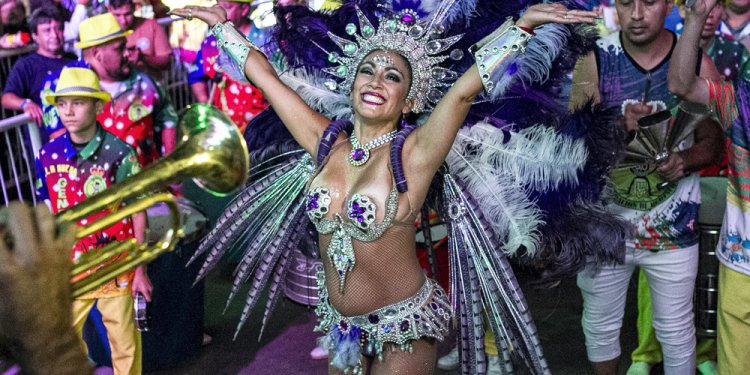 Entretenimiento | ¡A pura espuma y color!: Arrancan los Carnavales 2026 en Almirante Brown