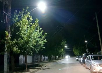 Presidente Perón | El Municipio extiende la red de luminarias LED al barrio San Martín
