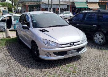Policiales | Lo detienen en la Estación Guernica: Apresan a un joven mientras intentaba robar un auto con llaves maestras