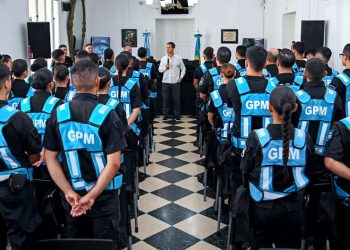 Seguridad | Mantegazza entregó nuevos chalecos antibalas para fortalecer a la Policía Municipal