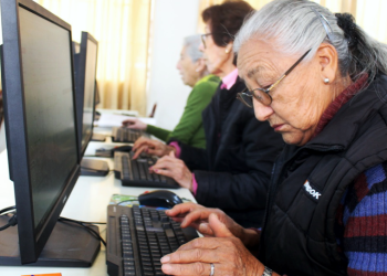 Capacitación | Inclusión Digital en Alejandro Korn: Llega el Programa «Mayores Bonaerenses Conectados»