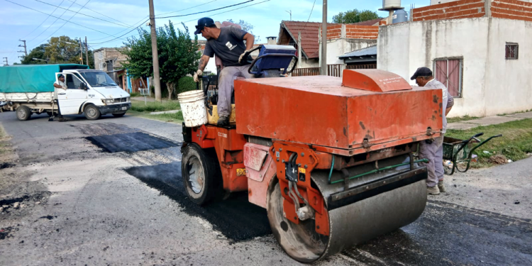 Presidente Perón | Intensifican las obras de mejora en las calles de diversos barrios del distrito