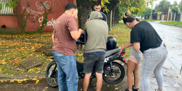 San Vicente | Golpe al narcodelivery: una pareja fue detenida con droga y una moto adulterada