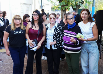 Guernica | Blanca Cantero encabezó una nueva entrega de anteojos gratuitos en Presidente Perón