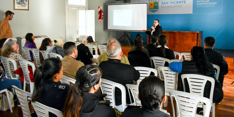 Zoonosis | San Vicente fortalece la protección animal con una capacitación clave en derecho y bienestar