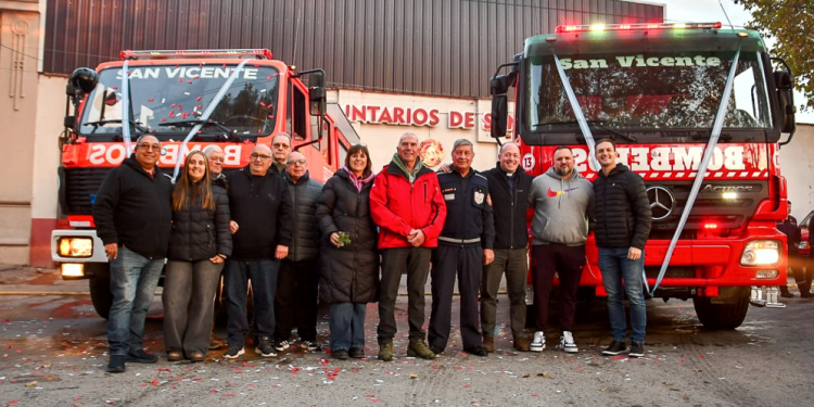 Entidades | Los Bomberos Voluntarios de San Vicente sumaron dos nuevas autobombas a su flota