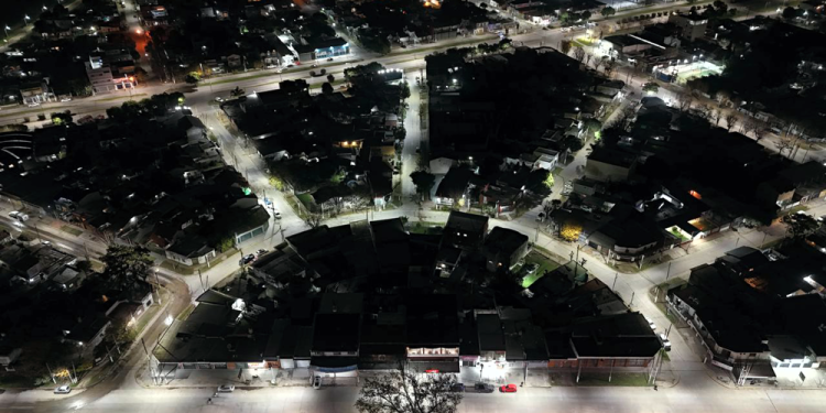Presidente Perón | Guernica se ilumina: avanza la modernización del alumbrado público con tecnología LED