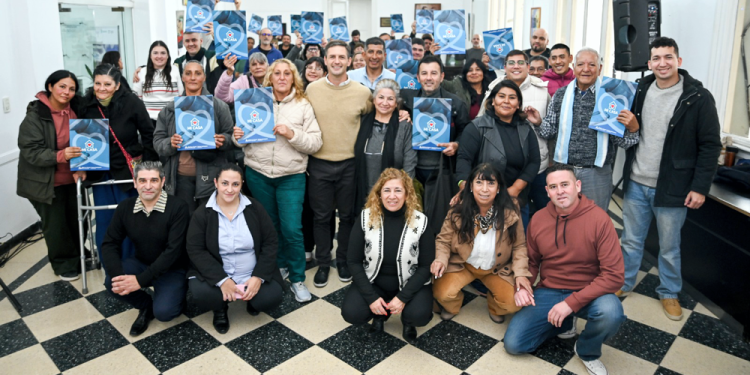 San Vicente | Avanzan los trámites de regularización dominial de viviendas en el distrito