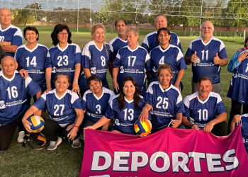 Presidente Perón | Compromiso con el deporte: el Municipio entregó camisetas oficiales al equipo de Newcom