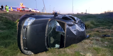 San Vicente | Dos policías bonaerenses sufrieron heridas graves tras volcar en la rotonda de las rutas 6 y 16