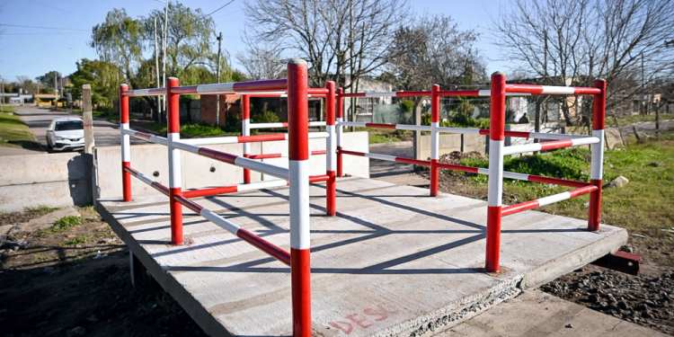 Alejandro Korn | Avanza la construcción de un nuevo paso peatonal estratégico sobre la calle Jamaica
