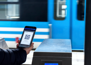 Transportes | Modernización en el Tren Roca: instalan nuevos molinetes con lectores QR para pagar el boleto desde el celular
