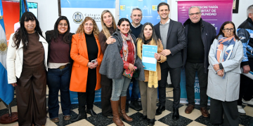 San Vicente | Mantegazza entregó 57 escrituras de regularización dominial en el Palacio Municipal